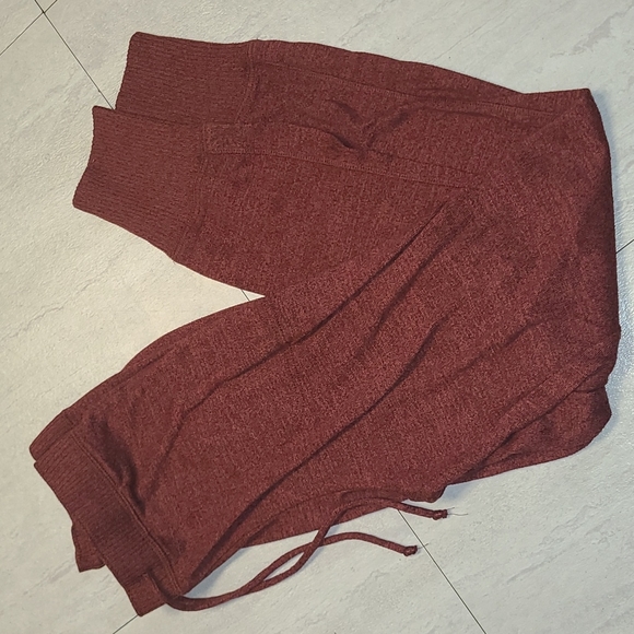 Gilly Hicks Pants - Gilly Hicks Maroon soft XS jogger sweat pants with pockets / tie string